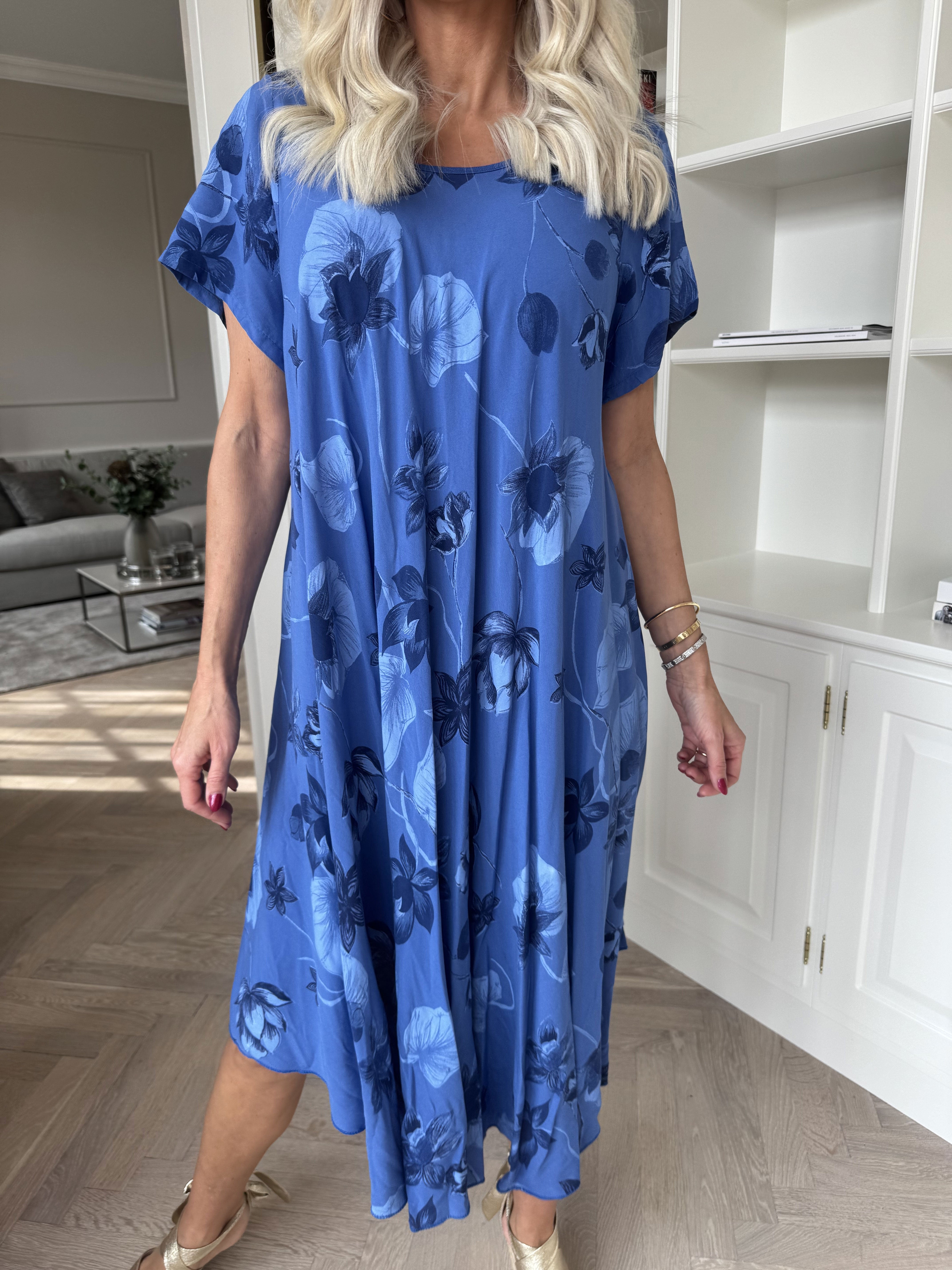 Bora - Sød tunikakjole i bomuld med blomsterprint